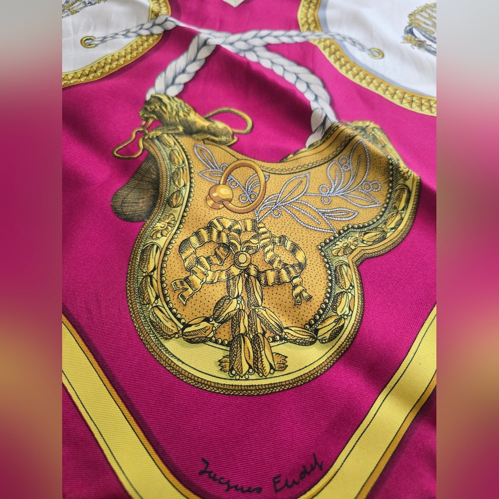 HERMES Grand Apparat Silk Scarf (CARRE 90) - Picture 5 of 7